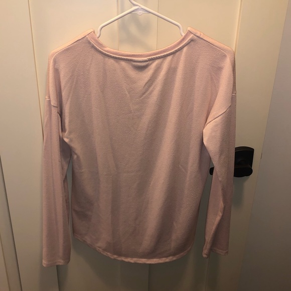 Light pink long sleeve - Picture 3 of 3